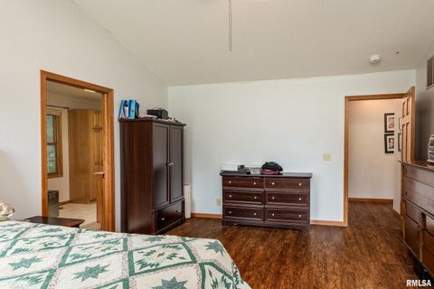 Tiny photo for 186 Bonnie Brae Road, Carbondale, IL 62901 (MLS # EB459672)