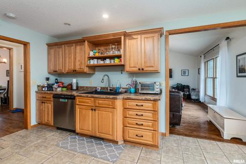 Tiny photo for 186 Bonnie Brae Road, Carbondale, IL 62901 (MLS # EB459672)