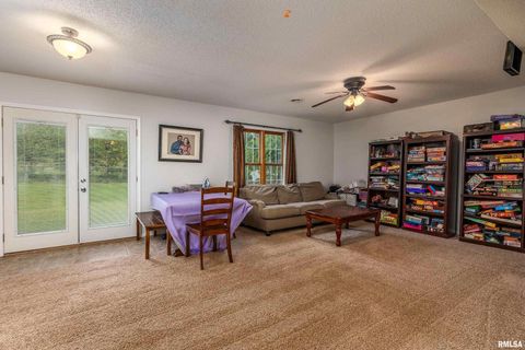 Tiny photo for 186 Bonnie Brae Road, Carbondale, IL 62901 (MLS # EB459672)