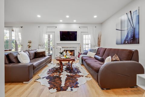 Tiny photo for 8 Ashford Court, Lincolnshire, IL 60069 (MLS # 12583487)