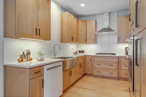 Tiny photo for 8 Ashford Court, Lincolnshire, IL 60069 (MLS # 12583487)