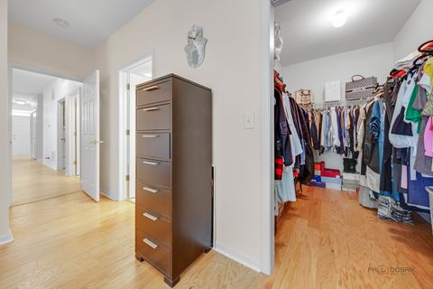 Tiny photo for 8 Ashford Court, Lincolnshire, IL 60069 (MLS # 12583487)