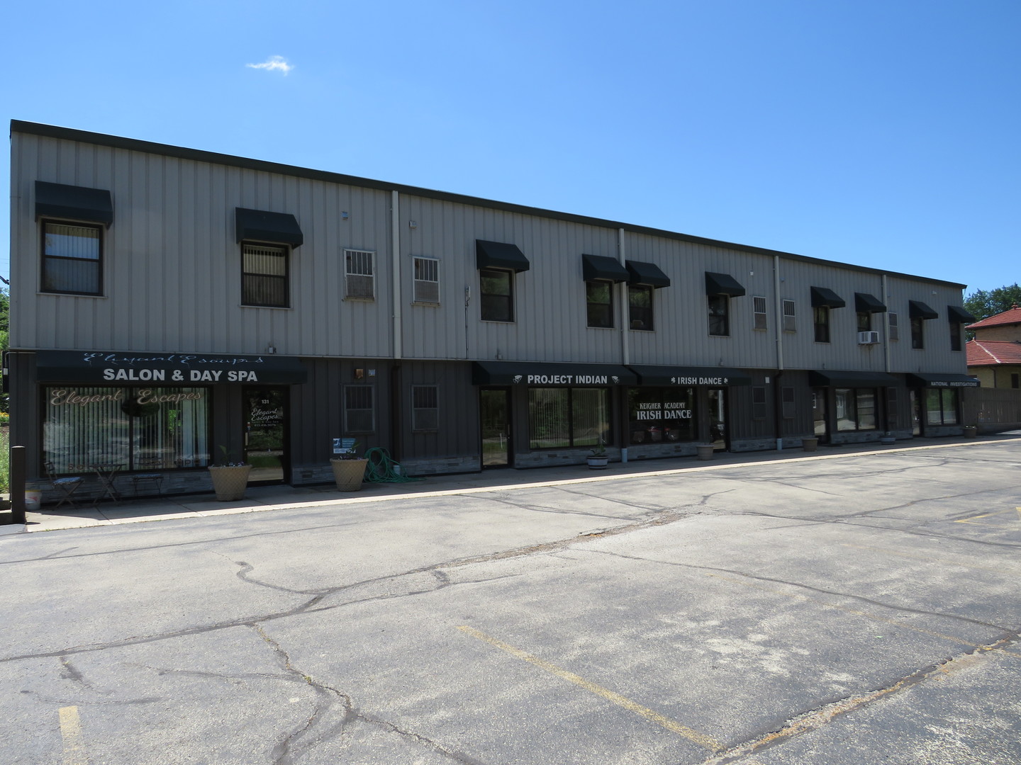 137 W Wapella Street 133