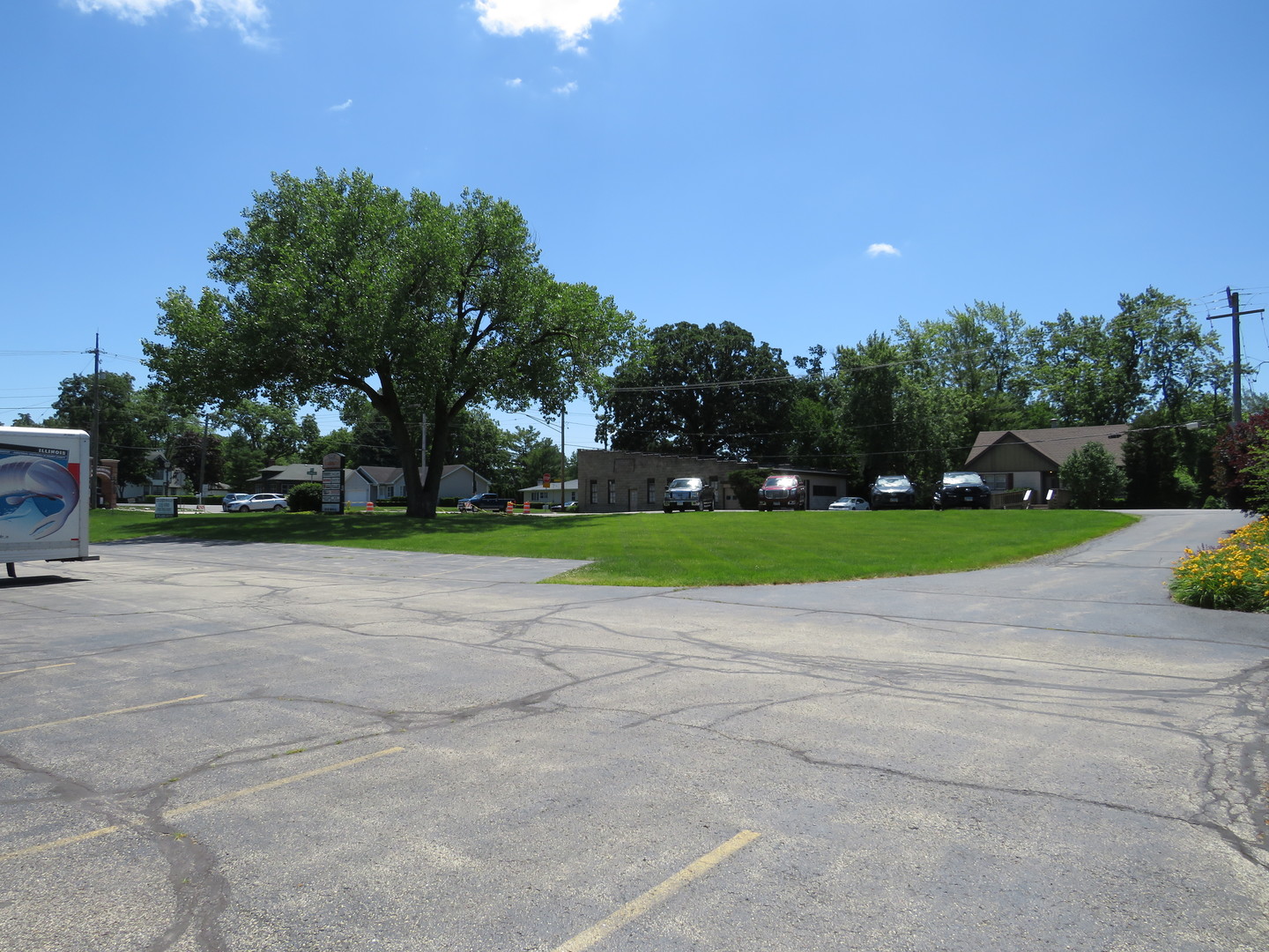 137 W Wapella Street 133