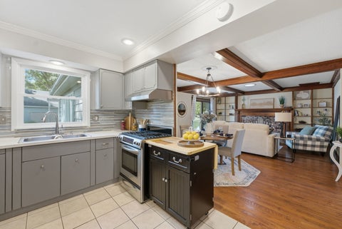 Tiny photo for 17 Sunset Circle, Bettendorf, IA 52722 (MLS # 12699666)