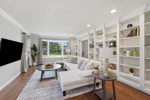 Tiny photo for 17 Sunset Circle, Bettendorf, IA 52722 (MLS # 12699666)