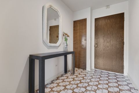 Tiny photo for 51 Old Oak Drive #302, Buffalo Grove, IL 60089 (MLS # 12490815)