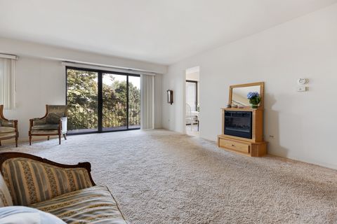 Tiny photo for 51 Old Oak Drive #302, Buffalo Grove, IL 60089 (MLS # 12490815)