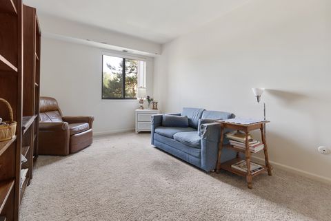 Tiny photo for 51 Old Oak Drive #302, Buffalo Grove, IL 60089 (MLS # 12490815)
