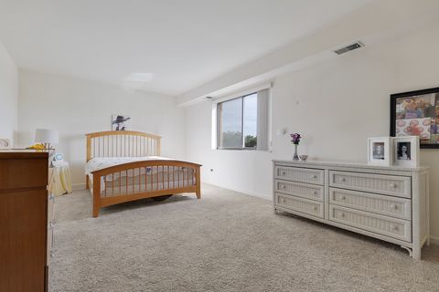 Tiny photo for 51 Old Oak Drive #302, Buffalo Grove, IL 60089 (MLS # 12490815)