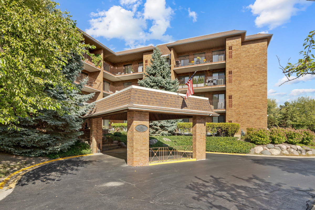 51 Old Oak Drive 302