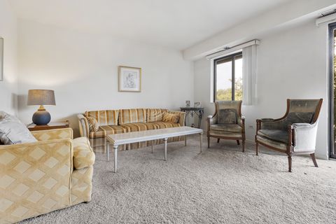 Tiny photo for 51 Old Oak Drive #302, Buffalo Grove, IL 60089 (MLS # 12490815)
