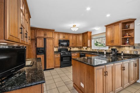 Tiny photo for 190 Southgate Drive, Vernon Hills, IL 60061 (MLS # 12420932)