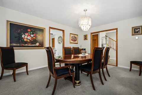 Tiny photo for 190 Southgate Drive, Vernon Hills, IL 60061 (MLS # 12420932)