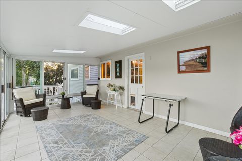 Tiny photo for 3 Oakview Court, Woodridge, IL 60517 (MLS # 12496042)