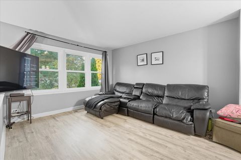 Tiny photo for 3 Oakview Court, Woodridge, IL 60517 (MLS # 12496042)