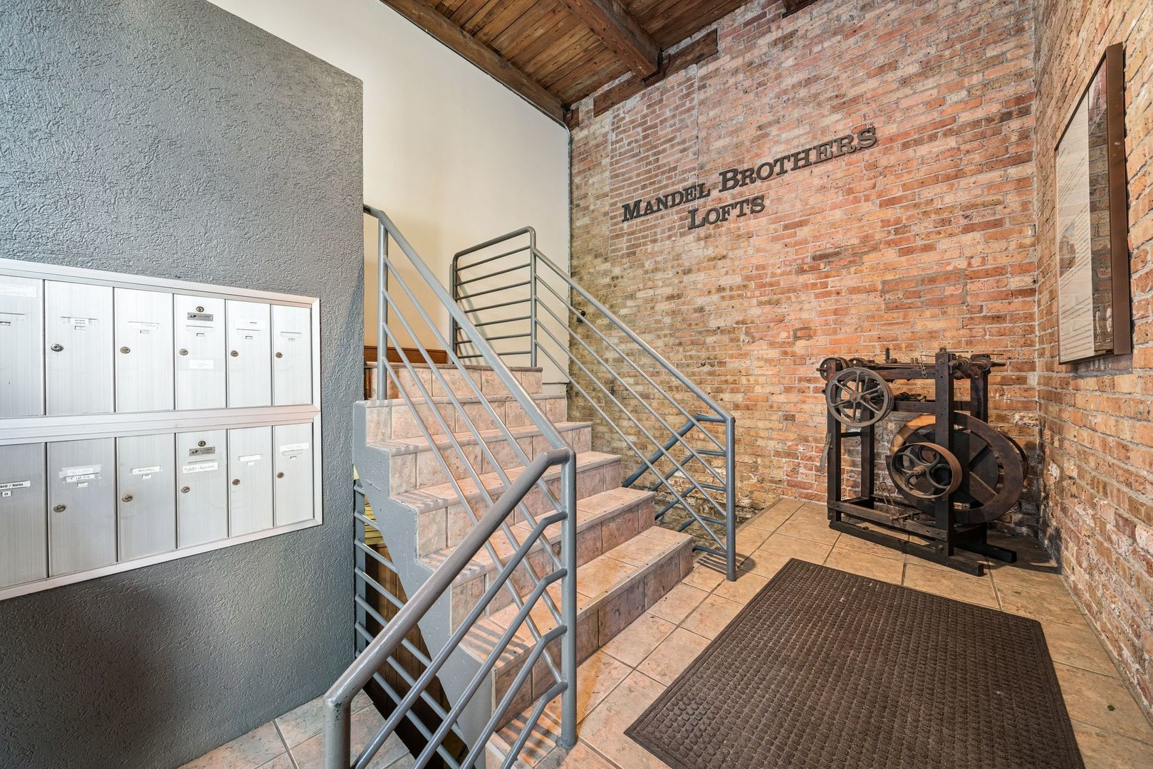 811 W Aldine Avenue 6S