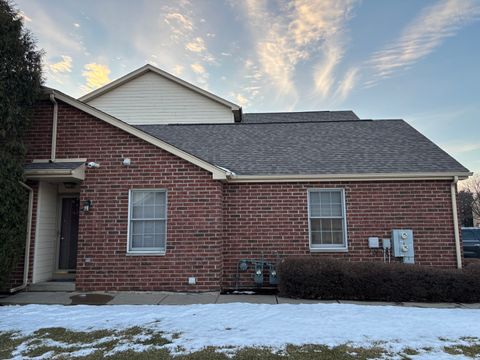 Tiny photo for 5837 Fieldstone Trail, McHenry, IL 60050 (MLS # 12567325)