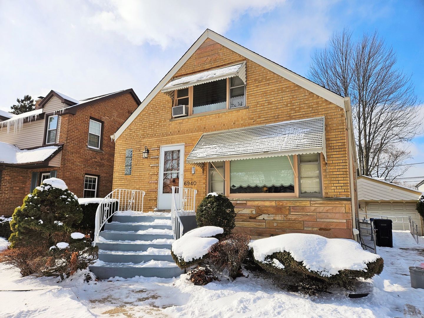6940 N Ottawa Avenue