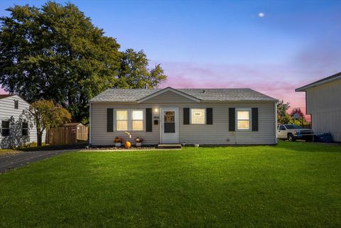 Tiny photo for 1618 Innercircle Drive, Crest Hill, IL 60403 (MLS # 12510354)