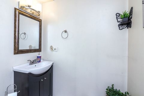 Tiny photo for 6337 Roosevelt Road #309, Berwyn, IL 60402 (MLS # 12467975)