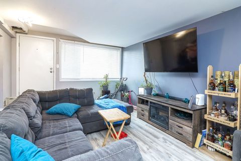 Tiny photo for 6337 Roosevelt Road #309, Berwyn, IL 60402 (MLS # 12467975)
