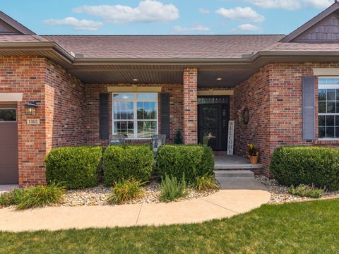 Tiny photo for 1302 Watersound Way, Bloomington, IL 61705 (MLS # 12740138)
