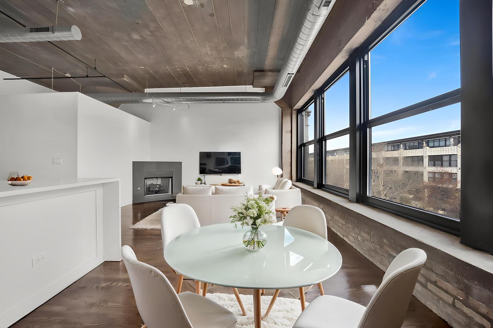 1001 W 15TH Street 335