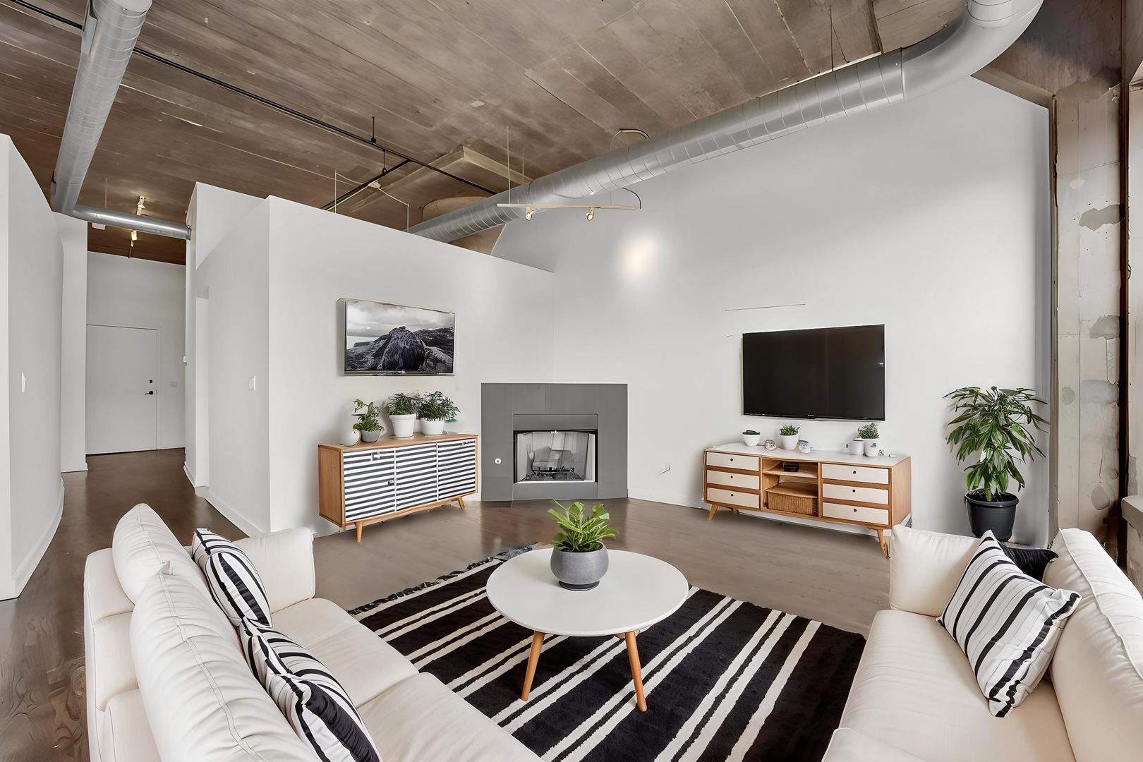 1001 W 15TH Street 335