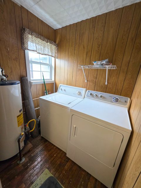 Tiny photo for 127 Park Avenue, Flora, IL 62839 (MLS # 12587476)