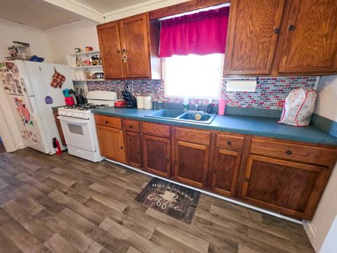 Tiny photo for 127 Park Avenue, Flora, IL 62839 (MLS # 12587476)