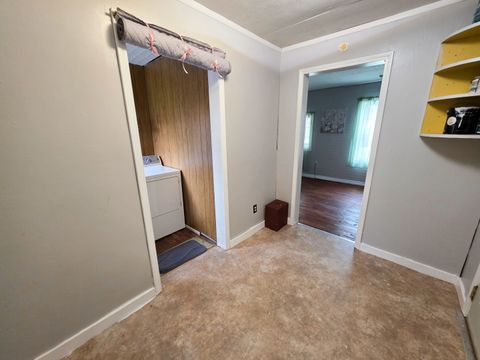 Tiny photo for 127 Park Avenue, Flora, IL 62839 (MLS # 12587476)