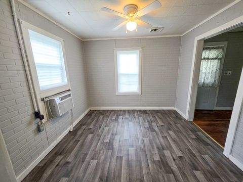 Tiny photo for 127 Park Avenue, Flora, IL 62839 (MLS # 12587476)