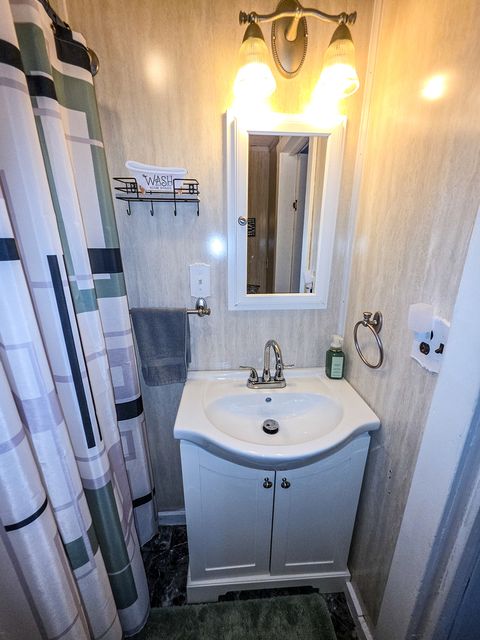 Tiny photo for 127 Park Avenue, Flora, IL 62839 (MLS # 12587476)