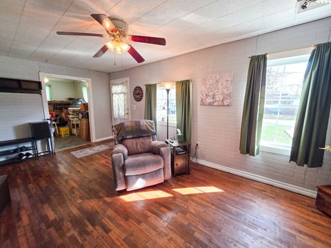 Tiny photo for 127 Park Avenue, Flora, IL 62839 (MLS # 12587476)