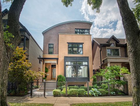 Photo of 1915 W Henderson Street, Chicago, IL 60657 (MLS # 12562936)