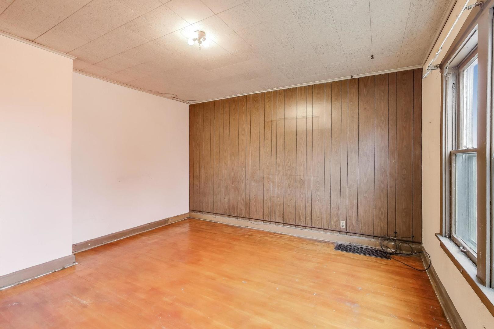 4913 S Rockwell Street