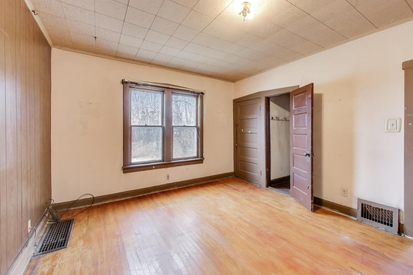 4913 S Rockwell Street