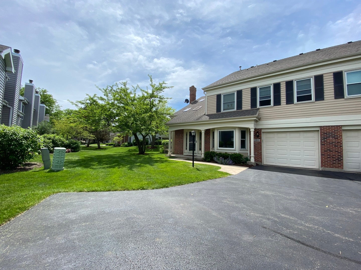 Photo 1 of 13 — 2013 Charter Point Drive, Arlington Heights, IL 60004