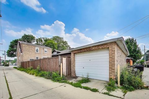 Tiny photo for 2212 Grove Avenue, Berwyn, IL 60402 (MLS # 12506336)