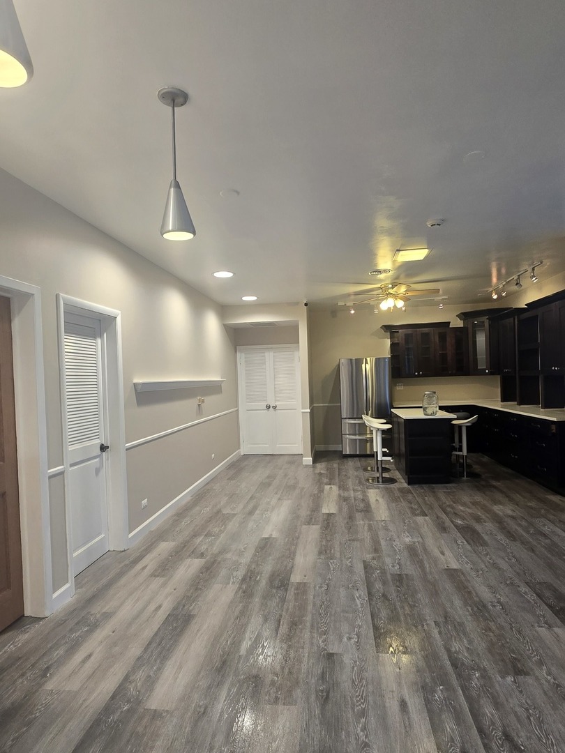 445 S Des Plaines River Road