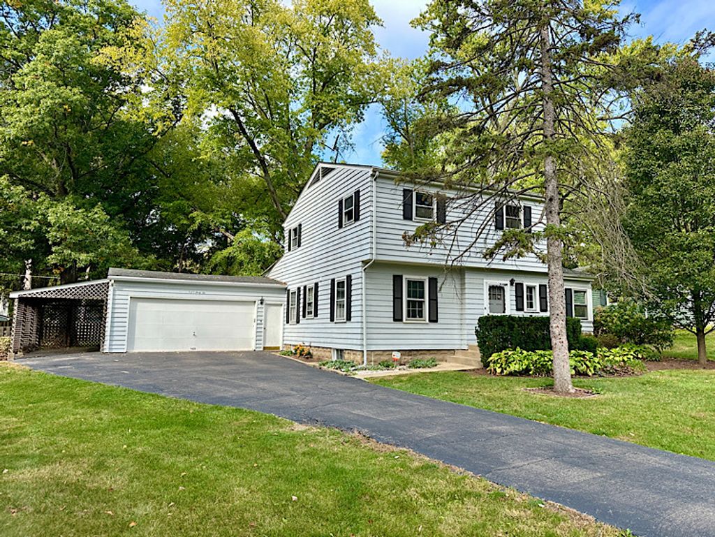 Photo for 0N042 Nepil Avenue, Wheaton, IL 60187 (MLS # 12497682)
