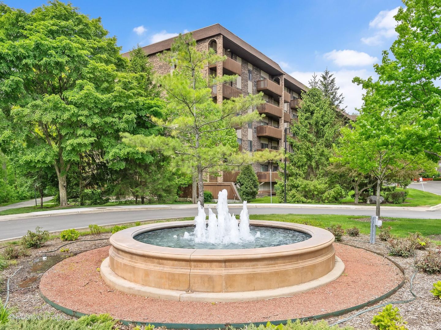Properties 1 120 Lakeview Drive 417