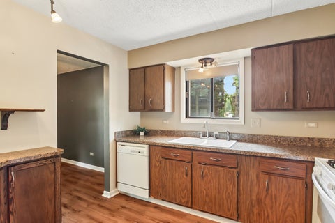 Tiny photo for 9555 Southwest Highway #1S, Oak Lawn, IL 60453 (MLS # 12696186)