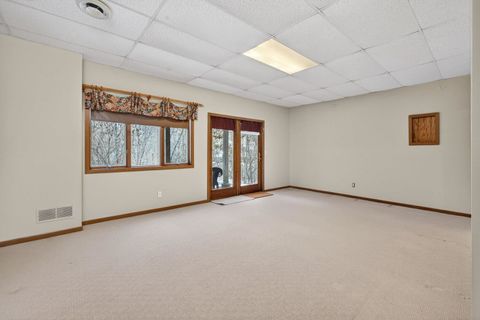 Tiny photo for 4000 46th St Court #5, Rock Island, IL 61201 (MLS # 100000264)