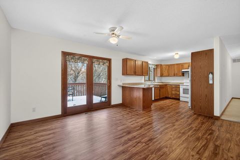 Tiny photo for 4000 46th St Court #5, Rock Island, IL 61201 (MLS # 100000264)