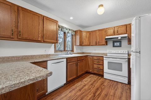 Tiny photo for 4000 46th St Court #5, Rock Island, IL 61201 (MLS # 100000264)