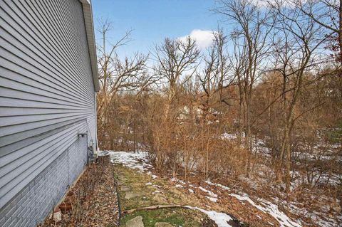 Tiny photo for 4000 46th St Court #5, Rock Island, IL 61201 (MLS # 100000264)