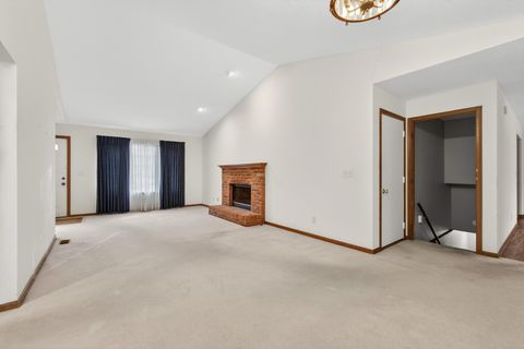 Tiny photo for 4000 46th St Court #5, Rock Island, IL 61201 (MLS # 100000264)