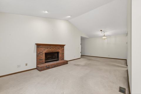 Tiny photo for 4000 46th St Court #5, Rock Island, IL 61201 (MLS # 100000264)